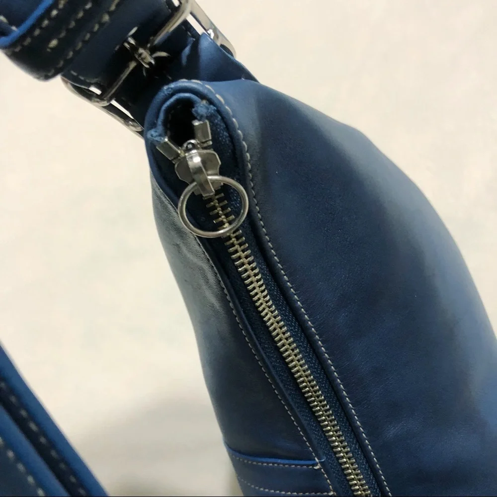 Vintage Coach Slim Legacy Duffle Leather 03  Bag In Blue #9328